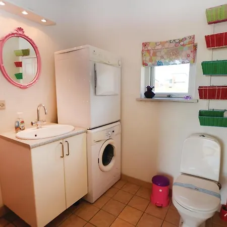 4 Bedroom Amazing In בית נופש